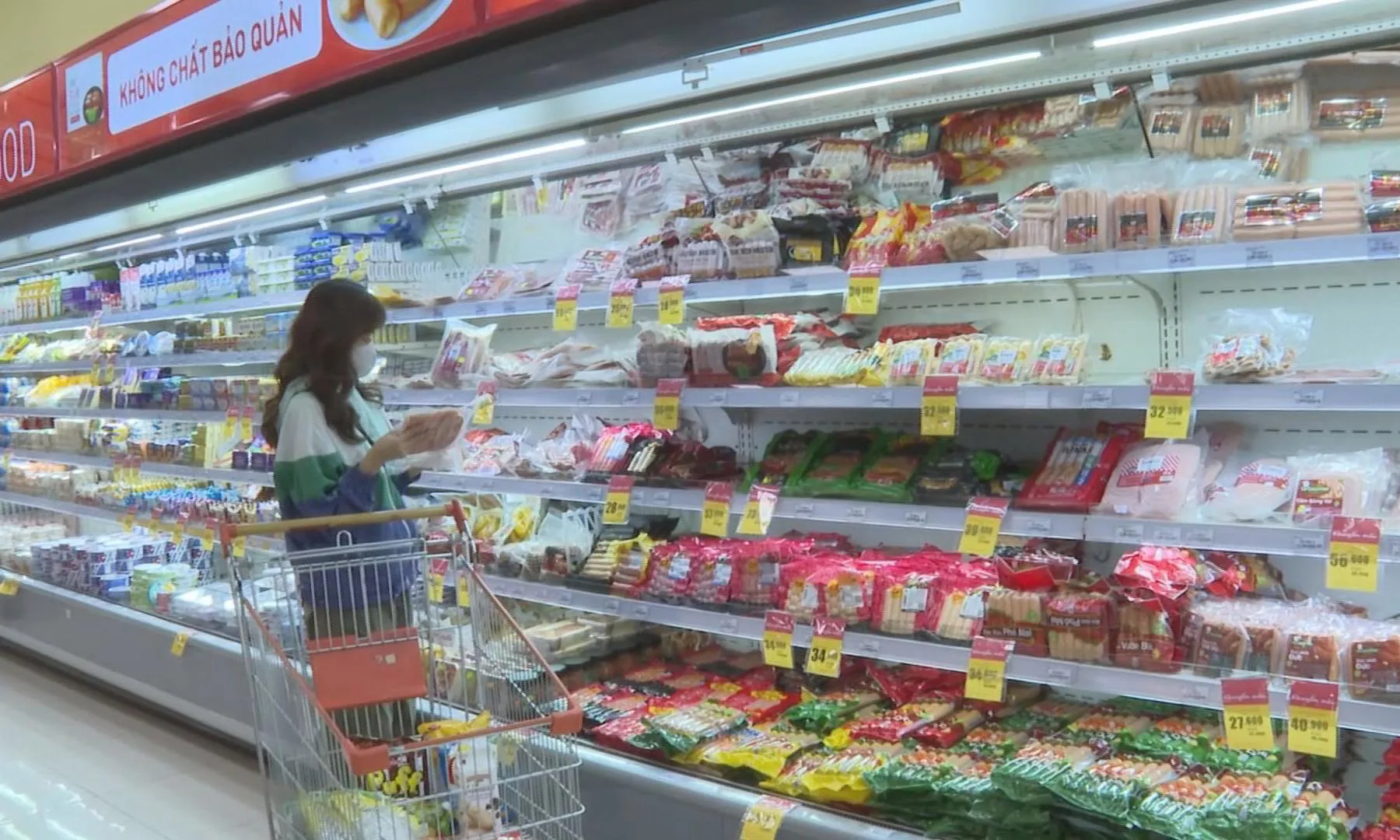 Đi chợ nhẹ ví nhờ giá thực phẩm giảm