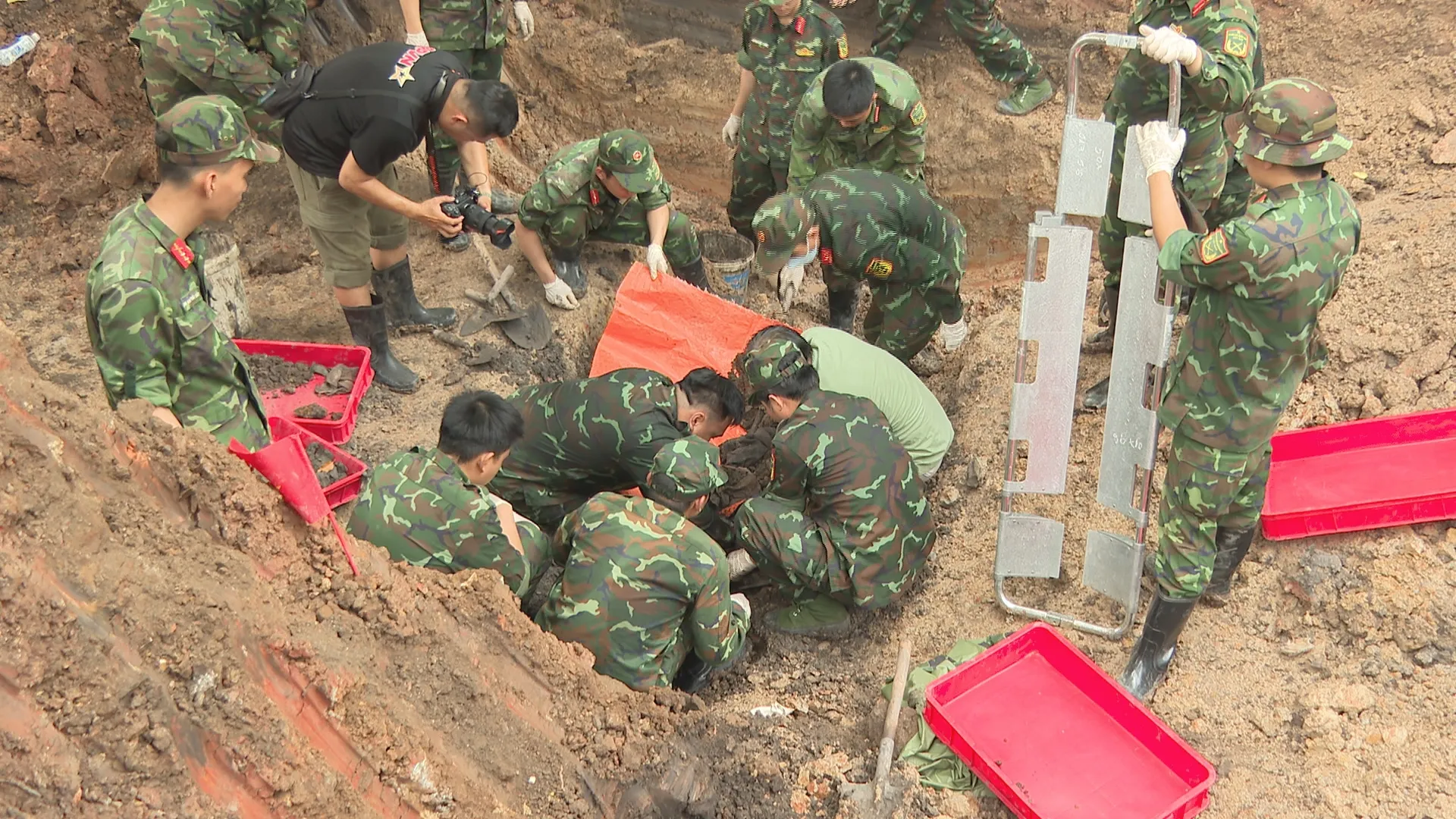 TP. Hồ Chí Minh quy tập được 160 hài cốt liệt sĩ tại khu vực Công viên Lê Thị Riêng - Ảnh 1.