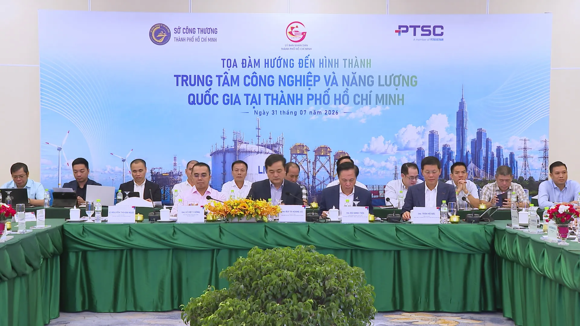 Tọa đàm góp ý xây dựng Trung tâm công nghiệp năng lượng quốc gia tại TP. HCM - Ảnh 1.