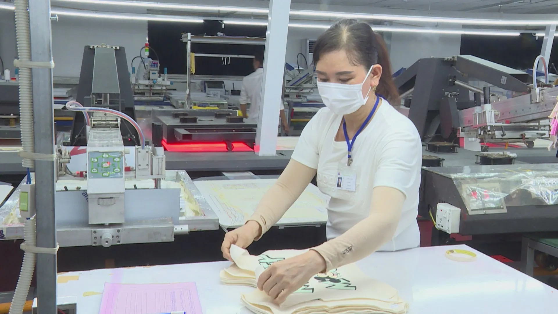 Doanh nghiệp tìm cách thích nghi trước sức ép của thị trường thuế quan - Ảnh 1.