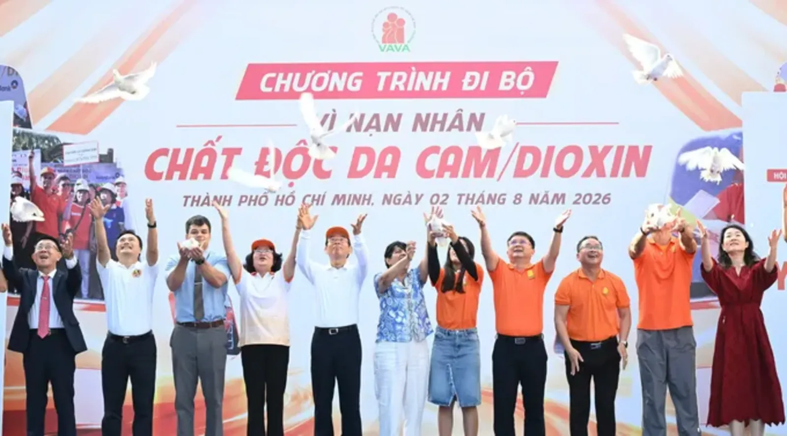 Hơn 5.000 người đi bộ sẻ chia cùng nạn nhân chất độc da camdioxin - Ảnh 1