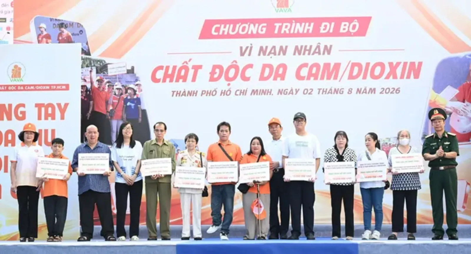 Hơn 5.000 người đi bộ sẻ chia cùng nạn nhân chất độc da camdioxin - Ảnh 4