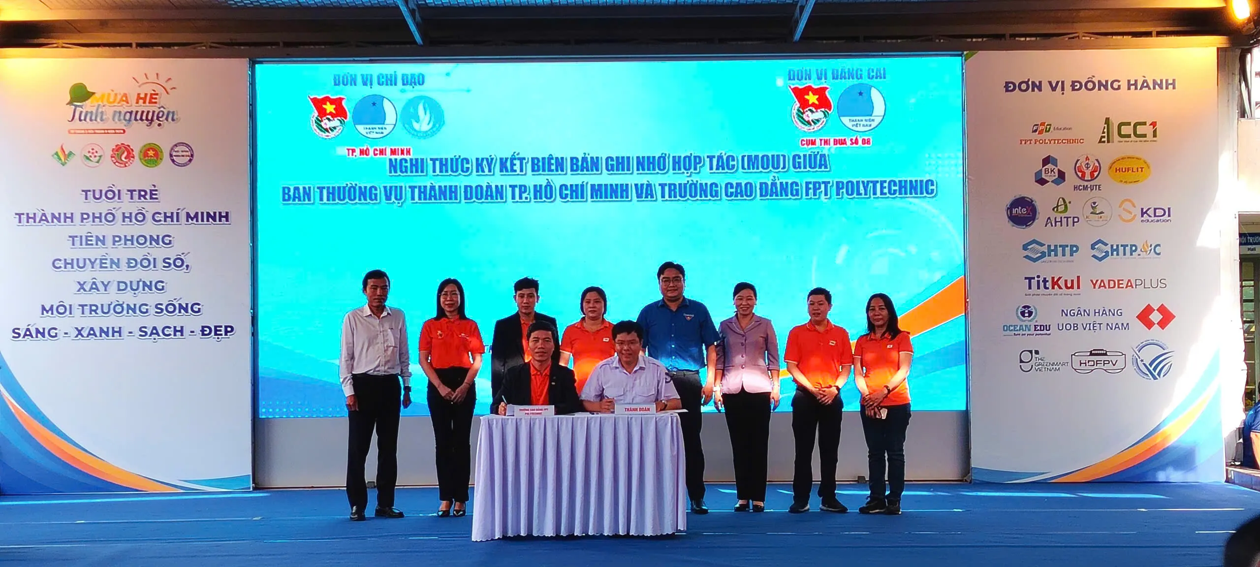 Thành Đoàn ký kết Trường Cao đẳng FPT POLYTECHNIC phối hợp các hoạt động đổi mới sáng tạo, chuyển đổi số dành cho học sinh, sinh viên Thành phố - Ảnh Bá Nam