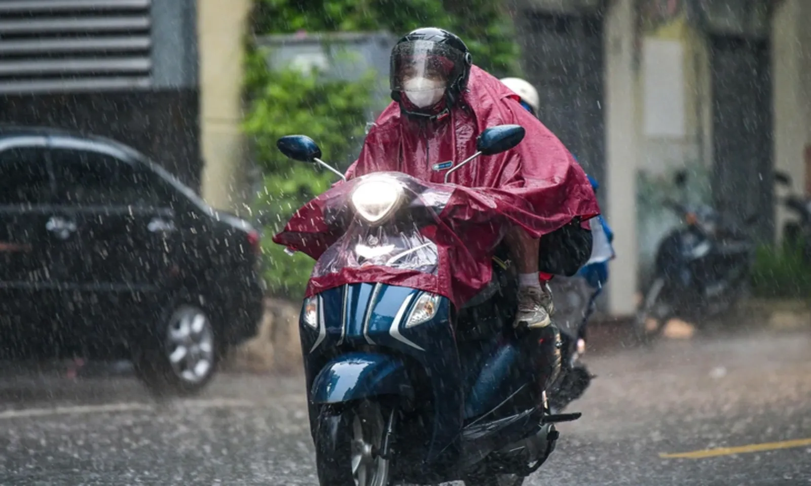 TPHCM có mưa rào, cả nước đề phòng dông lốc và gió giật mạnh