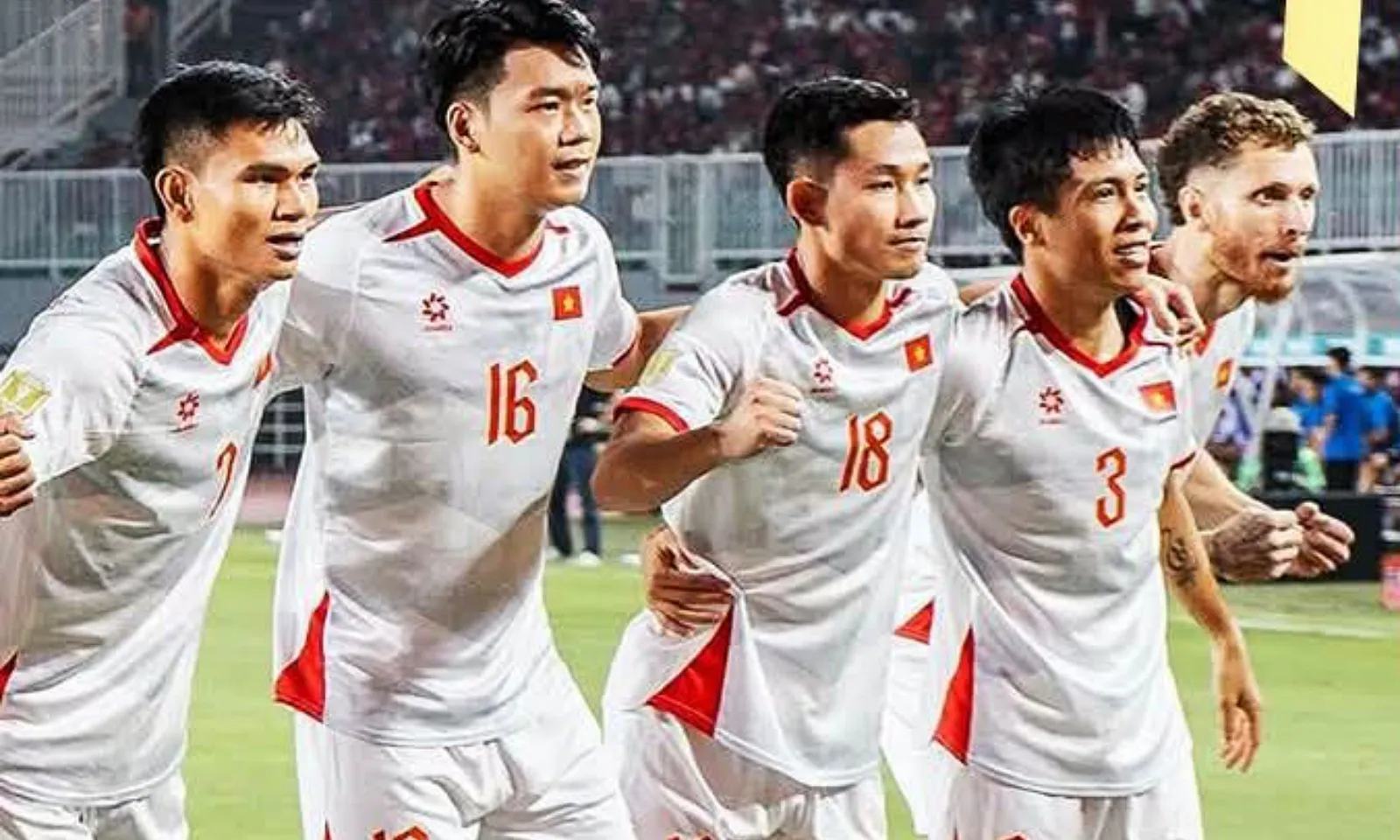 TRỰC TIẾP Indonesia 0-2 Việt Nam (Hiệp 2): Xuân Son và Hoàng Hên vào sân