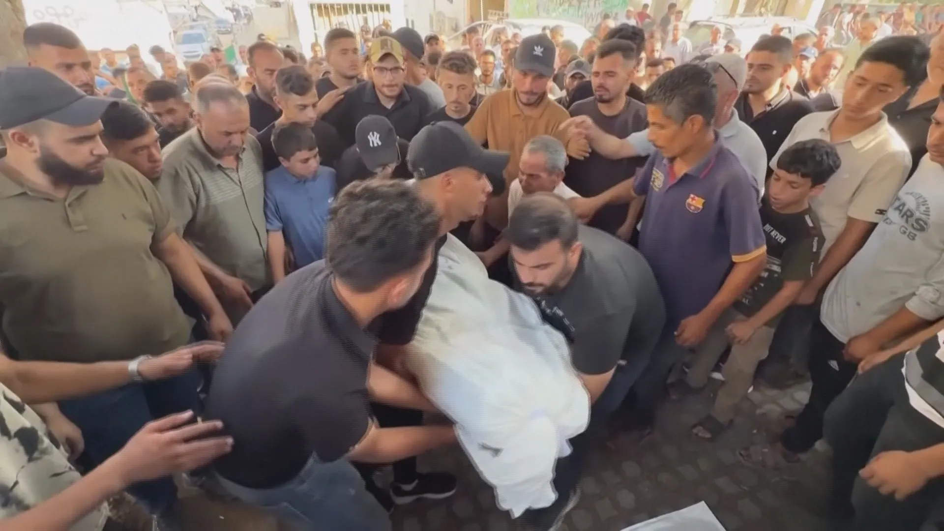 LHQ lên án nhiều vụ sát hại dân thường ở Gaza - Ảnh 2. LHQ lên án nhiều vụ sát hại dân thường ở Gaza - Ảnh 2.
