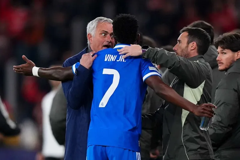 mourinho-vinicius-real-madrid-arsenal