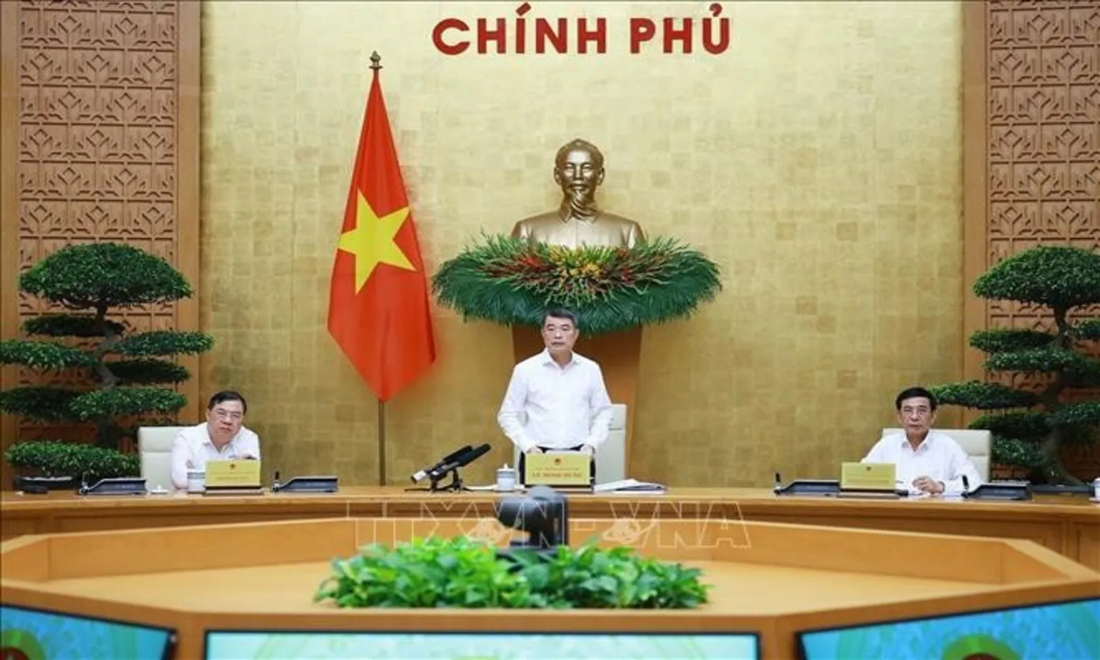 Thủ tướng yêu cầu khẩn trương hoàn thiện kế hoạch thực hiện các nghị quyết Trung ương 3 - Ảnh 3