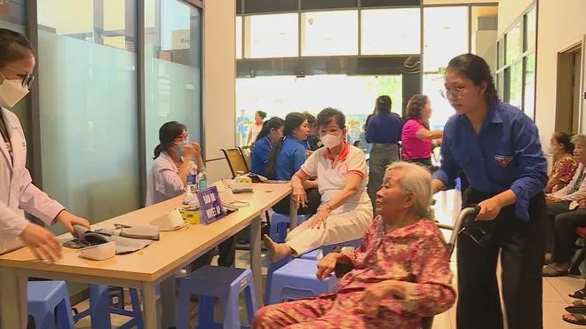 TP. Hồ Chí Minh Mỗi lực lượng một phần việc, cùng chăm lo sức khỏe người dân - Ảnh 2