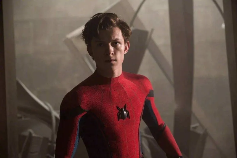 voh-tieu-su-tom-holland-10