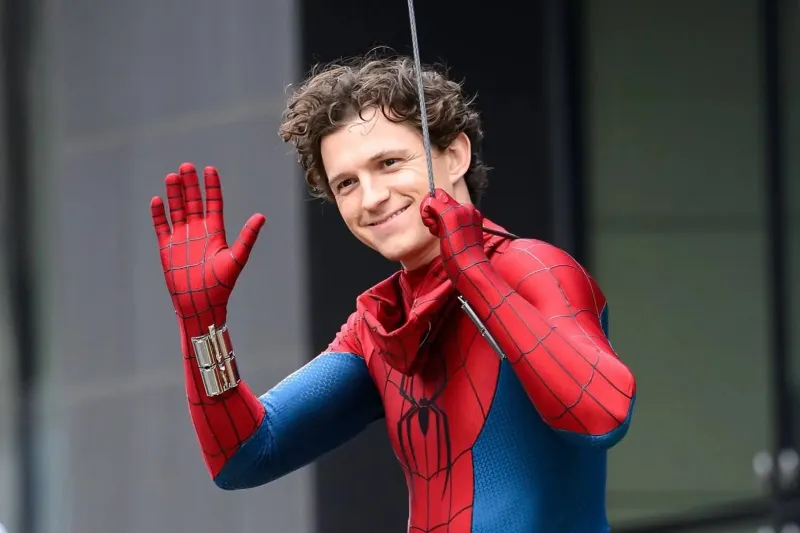 voh-tieu-su-tom-holland-2