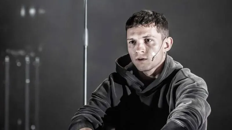 voh-tieu-su-tom-holland-29
