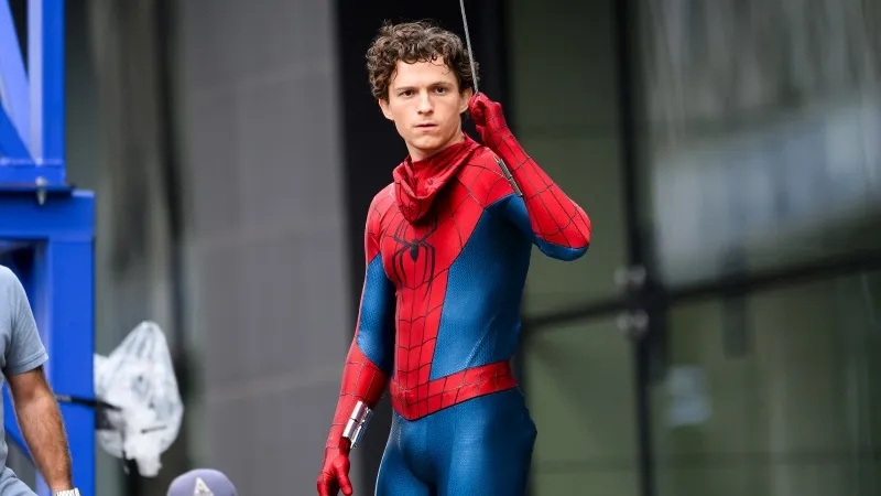 voh-tieu-su-tom-holland-3