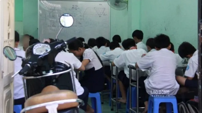 Kiểm tra, tiếp nhận phản ánh về lạm thu, tổ chức dạy thêm không đúng quy định - Ảnh 1.