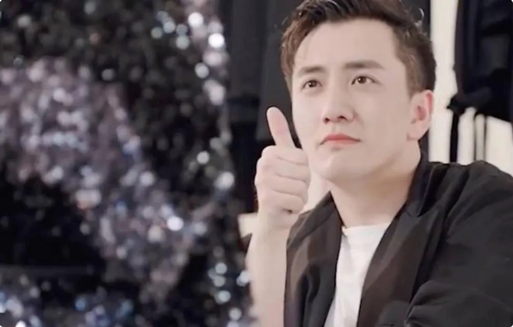 Mua Không Rời Tay Anh Yêu Em