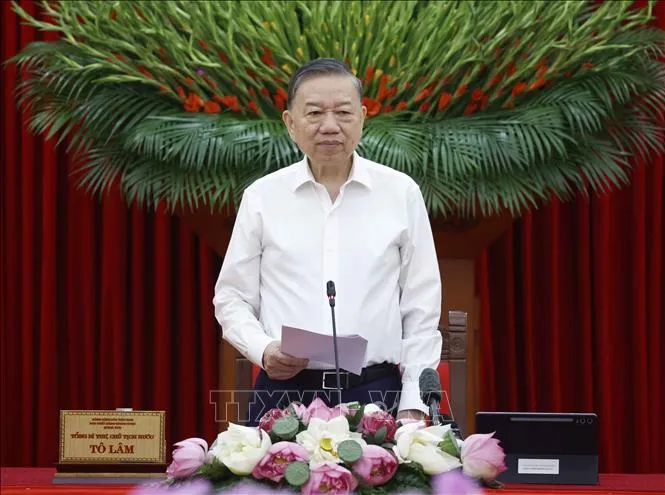 Tổng Bí thư, Chủ tịch nước Tô Lâm, Trưởng Ban Chỉ đạo Trung ương về tổng kết thực tiễn và nghiên cứu sửa đổi, bổ sung Điều lệ Đảng, phát biểu chỉ đạo (Ảnh: Thống Nhất/TTXVN)