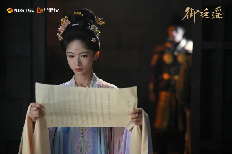 voh-ngu-dinh-dao-mo-man-bung-no-nhung-cang-ve-sau-cang-duoi-3