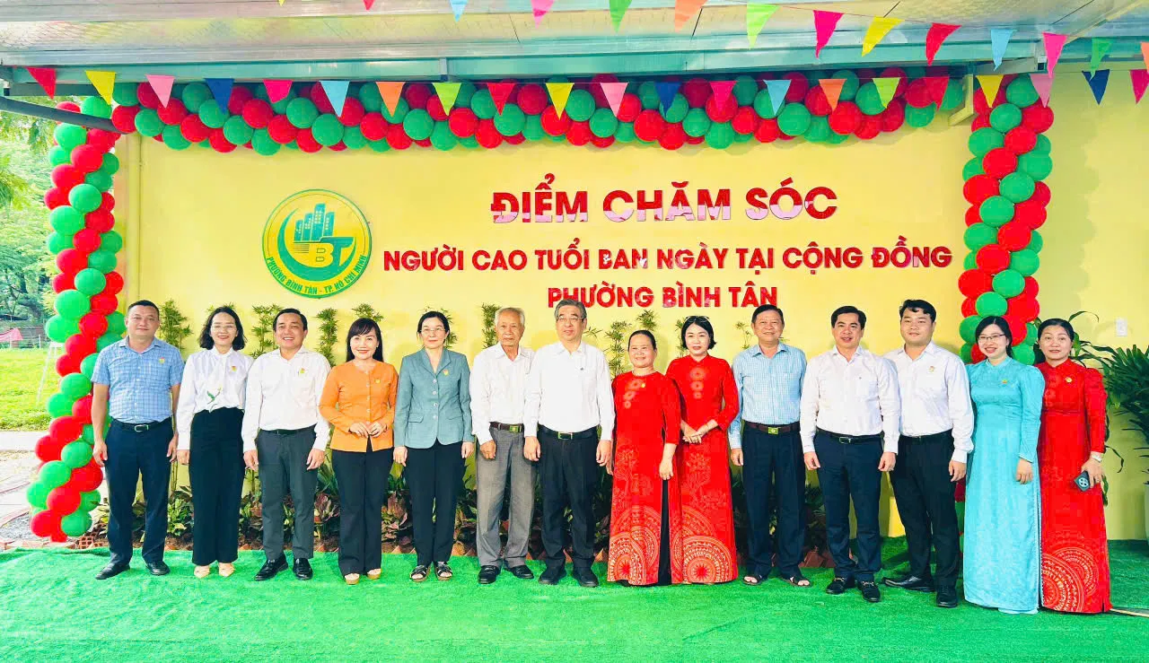 cac dai bieu cat bang ra mat mo hinh