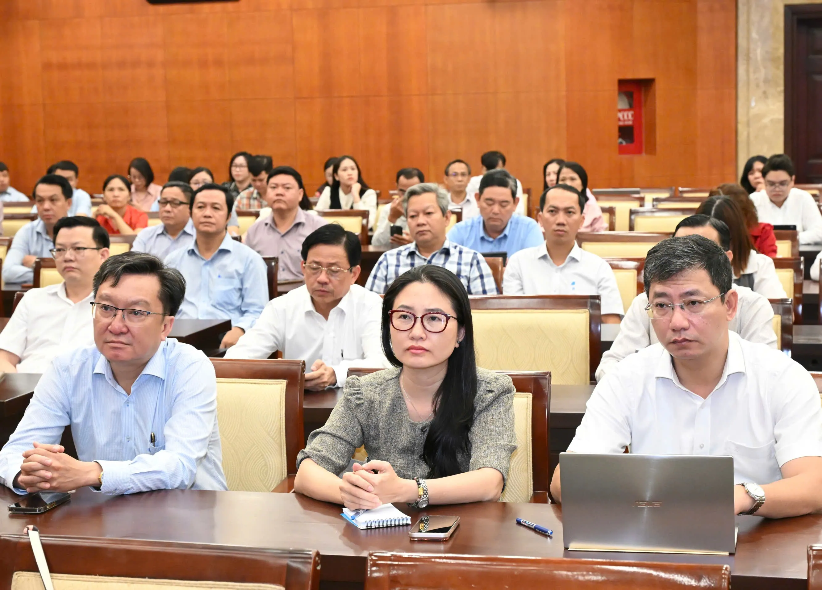 Các đại biểu dự hội nghị