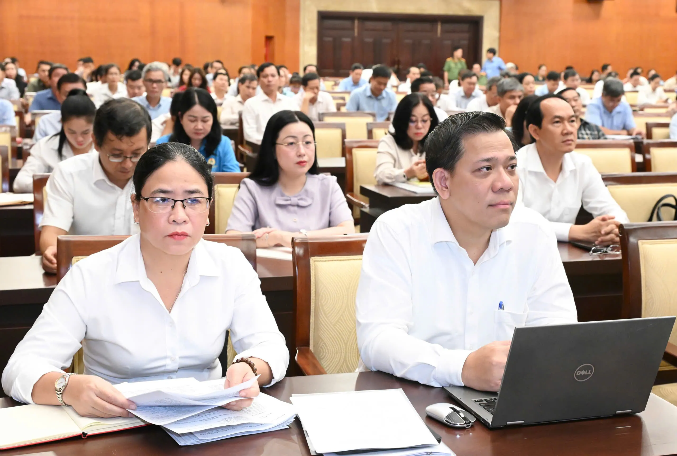 Lãnh đạo các cơ quan, đơn vị dự hội nghị