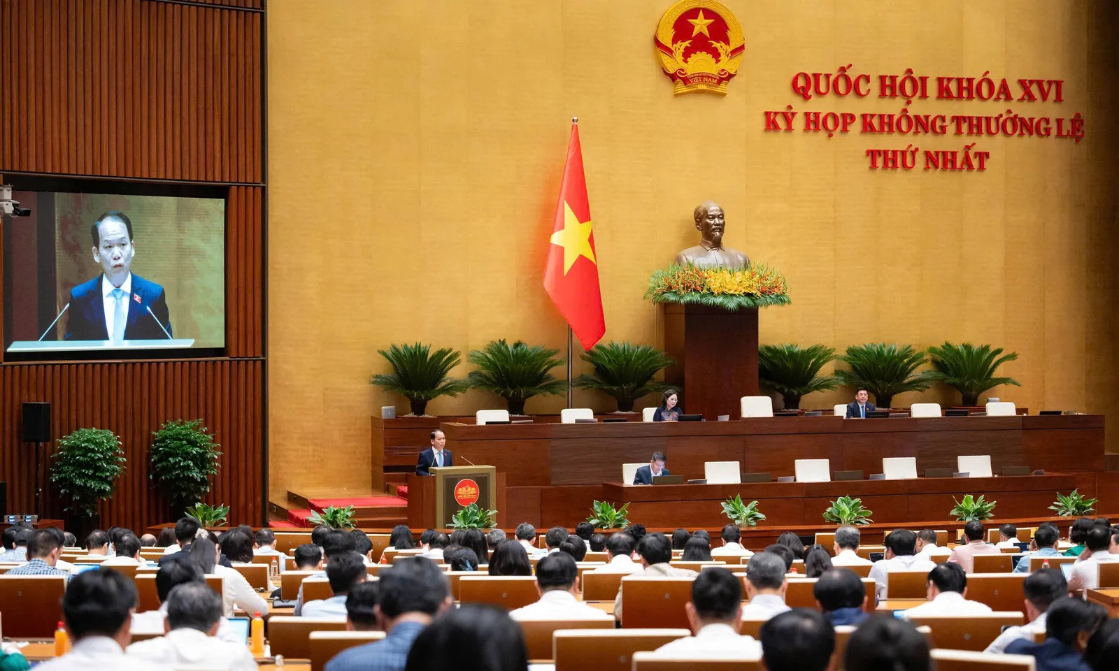 Tạo lập khuôn khổ pháp lý ổn định với cơ chế đặc thù để phát triển các đô thị lớn, khu kinh tế đặc biệt
