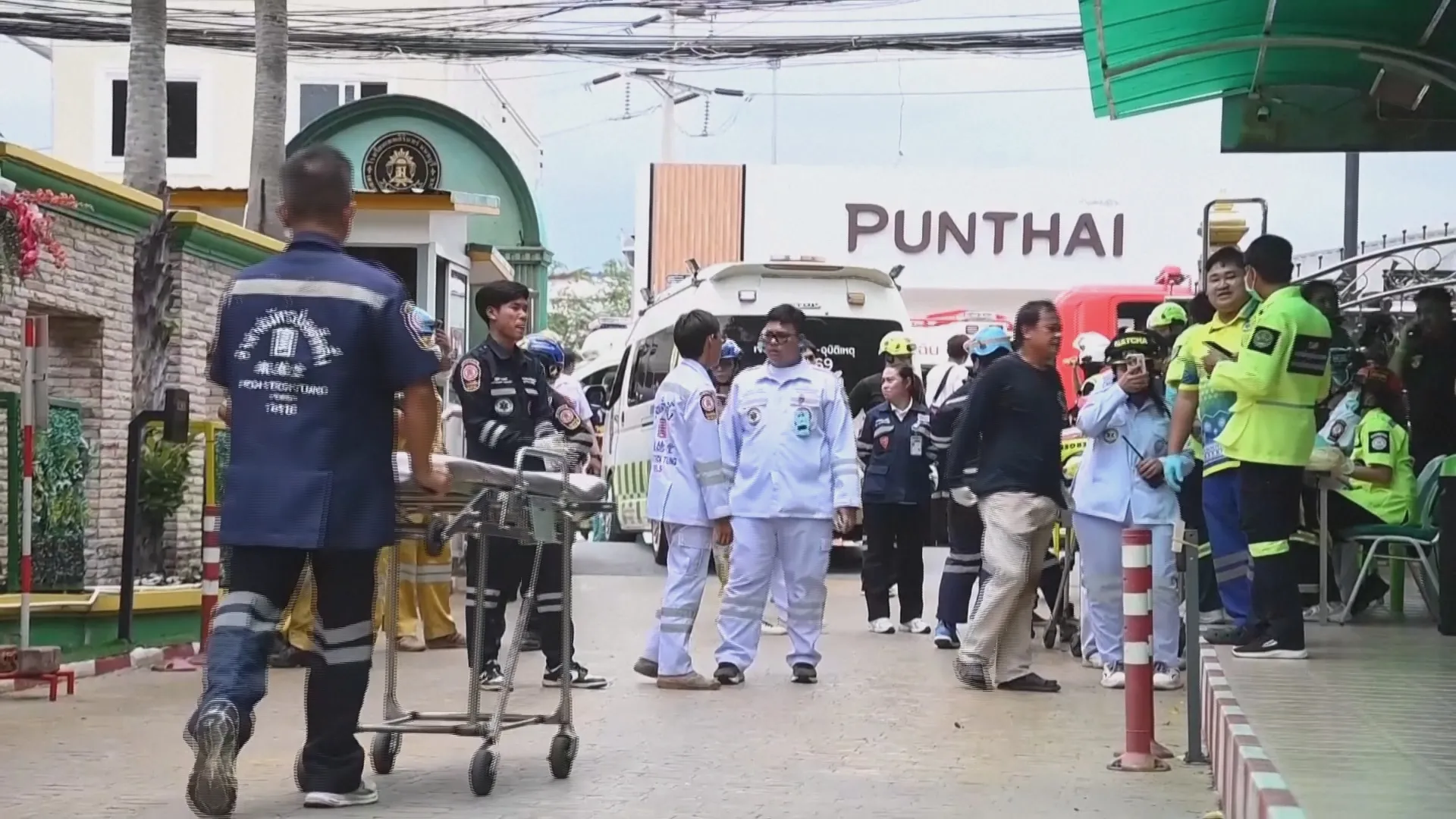  Trước khi đến trường, nghi phạm đã bắn chết ông bà nội tại nhà riêng