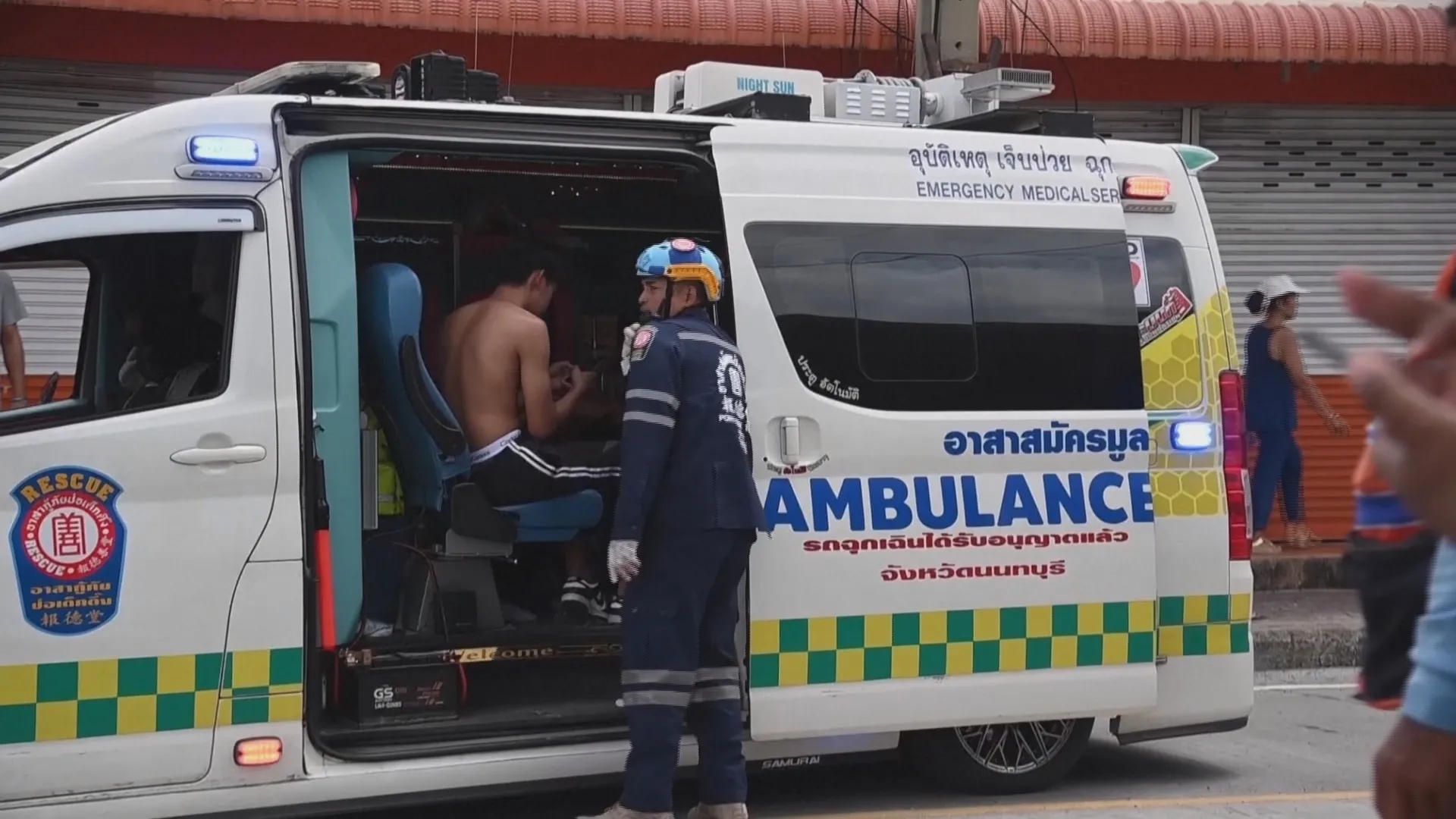  Trước khi đến trường, nghi phạm đã bắn chết ông bà nội tại nhà riêng