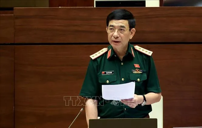 Đại tướng Phan Văn Giang, Ủy viên Bộ Chính trị, Phó Thủ tướng Chính phủ, Bộ trưởng Bộ Quốc phòng phát biểu giải trình, làm rõ một số vấn đề đại biểu Quốc hội nêu (Ảnh: Tuấn Anh/TTXVN) Đại tướng Phan Văn Giang, Ủy viên Bộ Chính trị, Phó Thủ tướng Chính phủ, Bộ trưởng Bộ Quốc phòng phát biểu giải trình, làm rõ một số vấn đề đại biểu Quốc hội nêu (Ảnh: Tuấn Anh/TTXVN)