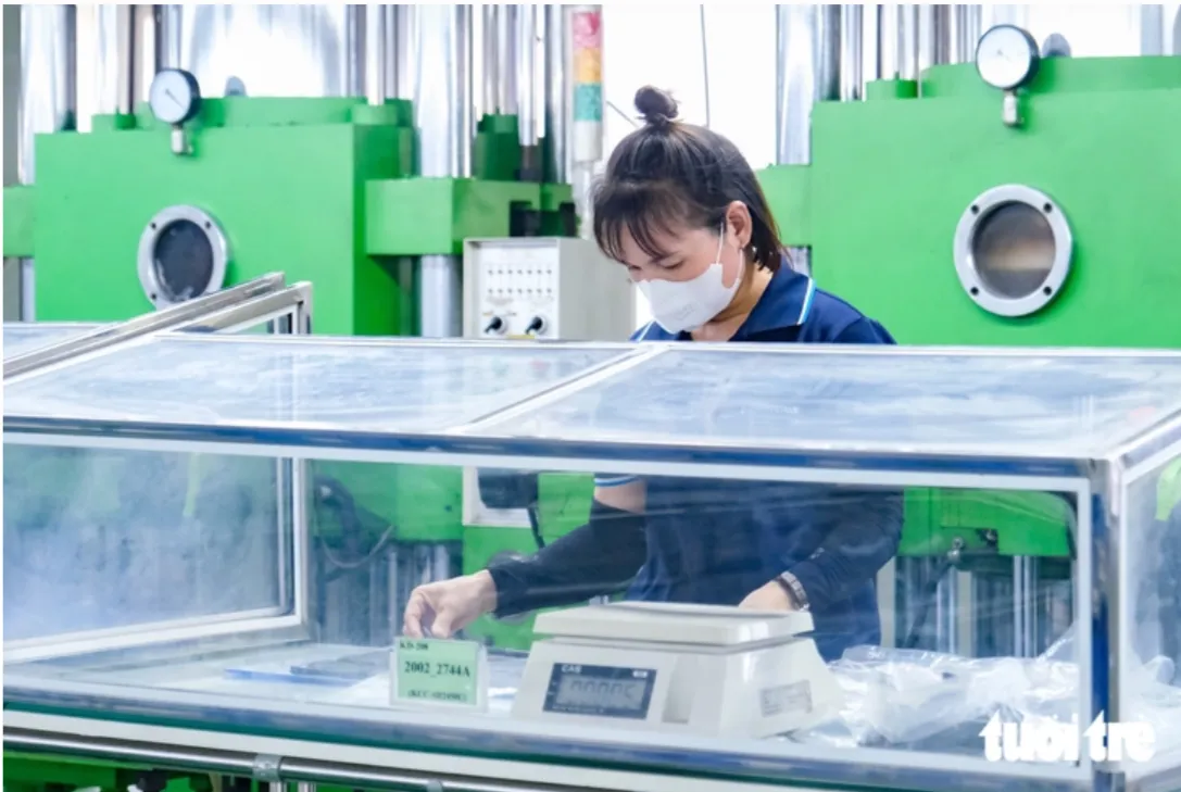Công nhân làm việc tại nhà máy của Công ty TNHH Goryo Việt Nam - Ảnh: Hà Quân - TTO