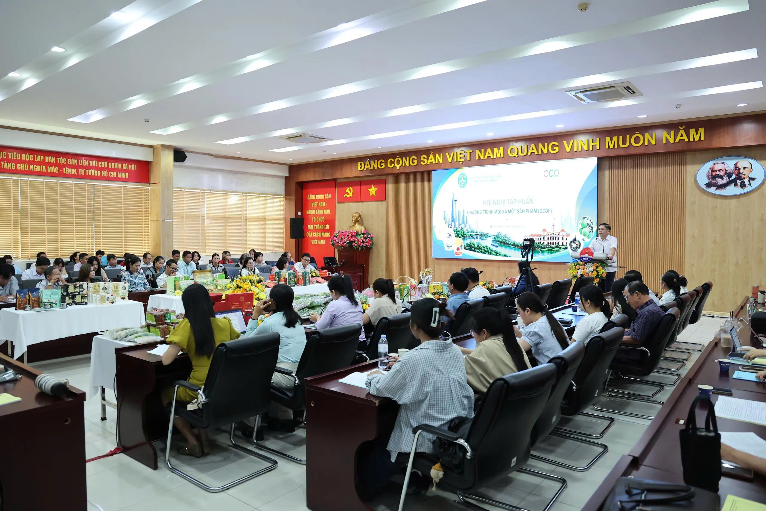 TP. Hồ Chí Minh tập huấn phát triển sản phẩm OCOP tiềm năng 5 sao - Ảnh 2. TP. Hồ Chí Minh tập huấn phát triển sản phẩm OCOP tiềm năng 5 sao - Ảnh 2.