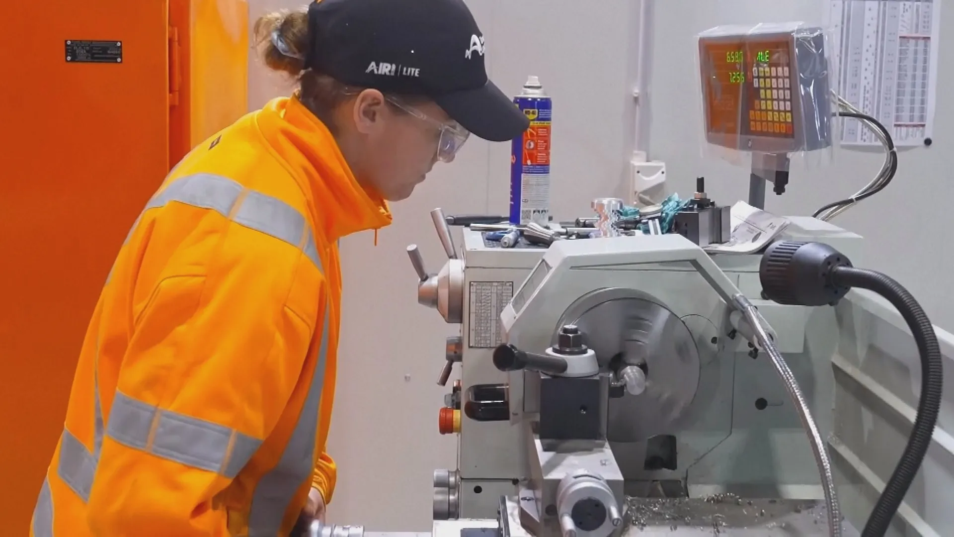 Ngành đường sắt Australia tuyển dụng nhiều lao động nữ - Ảnh 3.