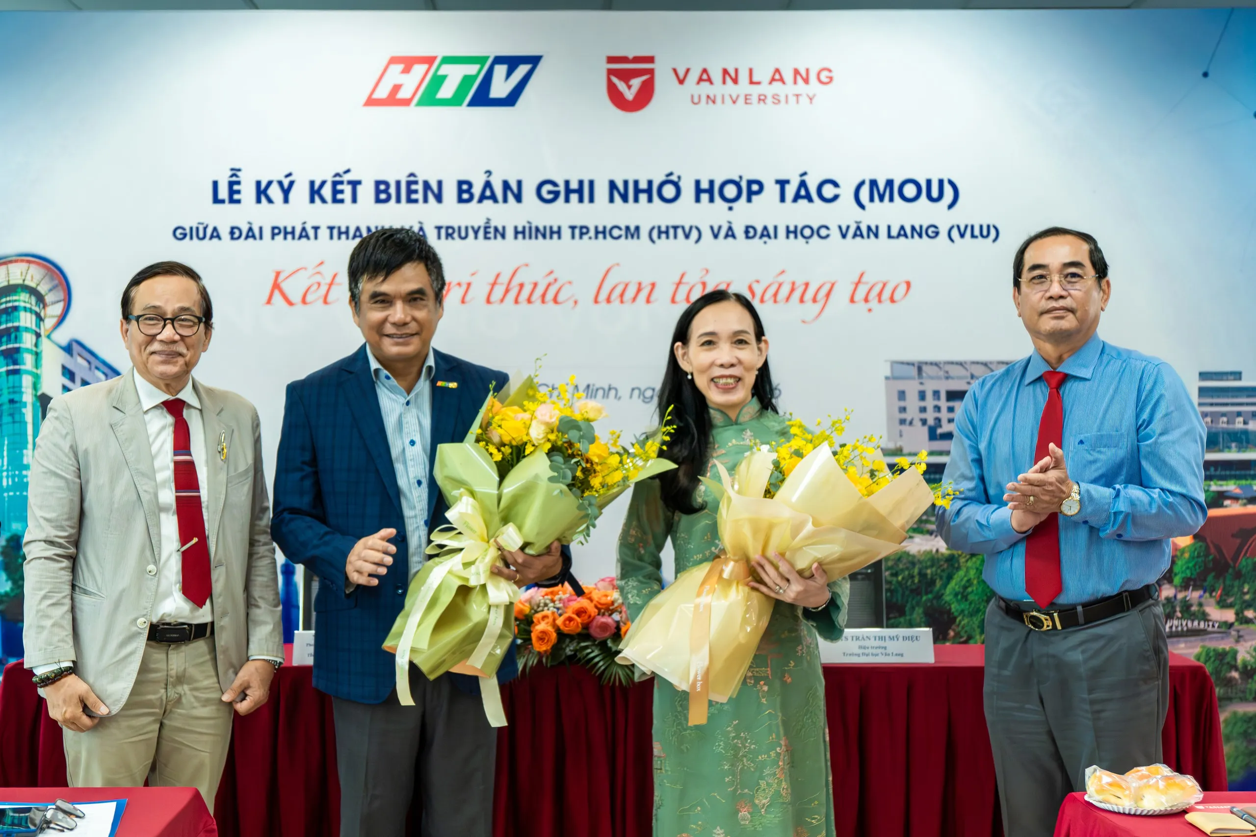 Lễ ký kết Biên bản ghi nhớ hợp tác giữa HTV và Trường Đại học Văn Lang trên tinh thần phát huy, đổi mới, sáng tạo, hiệu quả - Ảnh 9. Lễ ký kết Biên bản ghi nhớ hợp tác giữa HTV và Trường Đại học Văn Lang trên tinh thần phát huy, đổi mới, sáng tạo, hiệu quả - Ảnh 9.