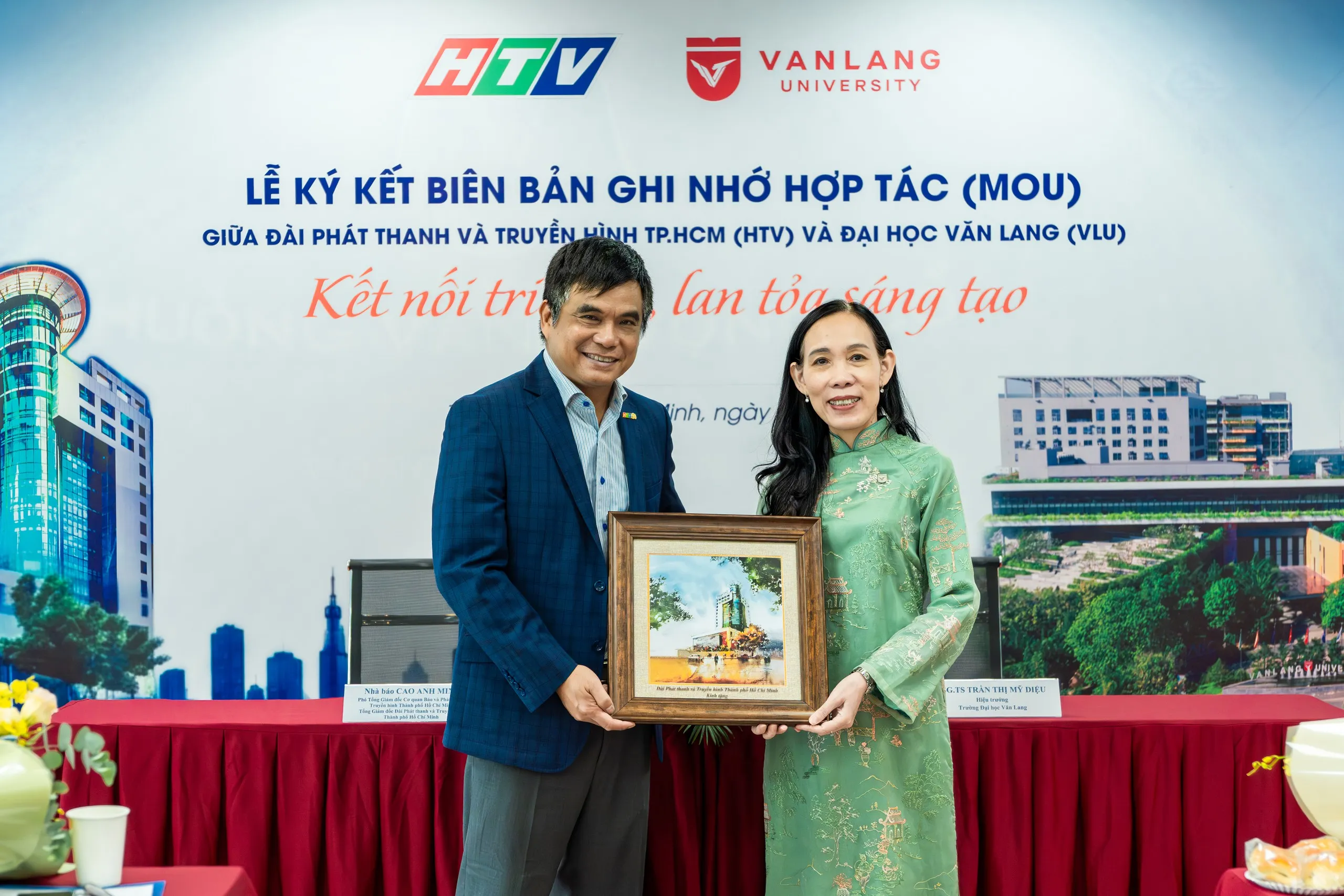 Lễ ký kết Biên bản ghi nhớ hợp tác giữa HTV và Trường Đại học Văn Lang trên tinh thần phát huy, đổi mới, sáng tạo, hiệu quả - Ảnh 8. Lễ ký kết Biên bản ghi nhớ hợp tác giữa HTV và Trường Đại học Văn Lang trên tinh thần phát huy, đổi mới, sáng tạo, hiệu quả - Ảnh 8.