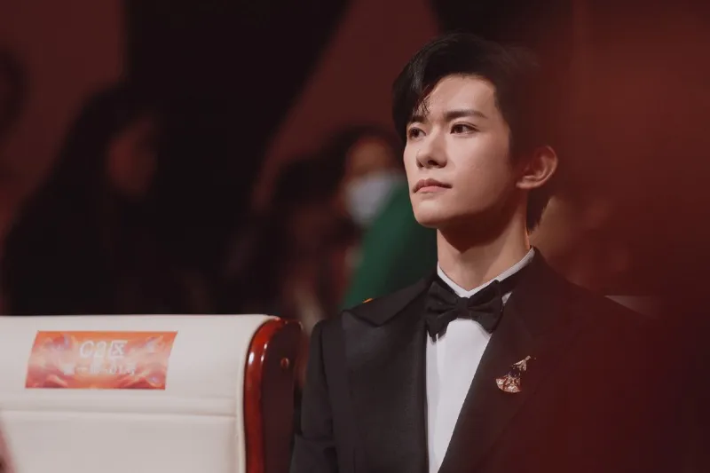 voh-dich-duong-thien-ti-lap-cu-dup-trong-gioi-dien-anh-3