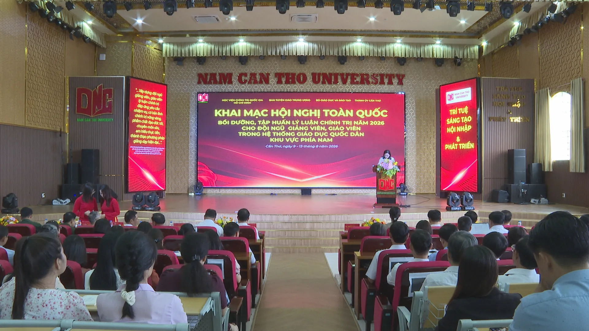 Khai mạc Hội nghị toàn quốc bồi dưỡng lý luận chính trị năm 2026 - Ảnh 1.