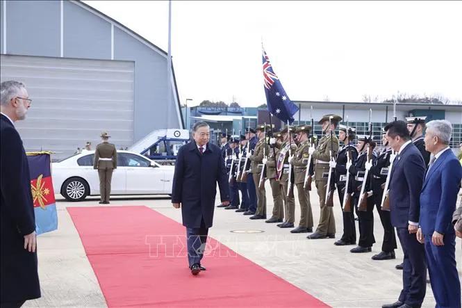 Lễ tiễn Tổng Bí thư, Chủ tịch nước Tô Lâm tại sân bay quốc tế Canberra. Ảnh: Thống Nhất/TTXVN