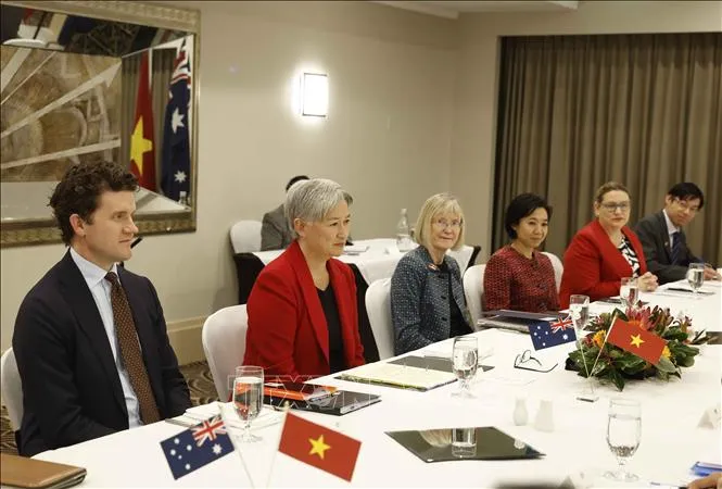 Bộ trưởng Ngoại giao Penny Wong và đoàn Australia tại Hội nghị Bộ trưởng Ngoại giao Việt Nam – Australia lần thứ 8 (Ảnh: Thống Nhất/TTXVN)