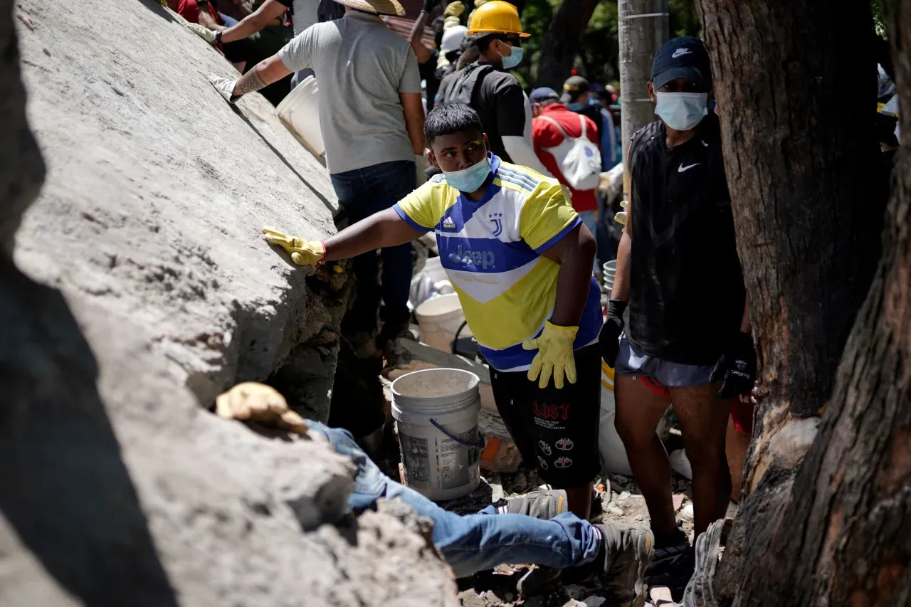 Colombia: Số người thiệt mạng lên 254, hàng ngàn người mất tích sau động đất 7,4 độ - Ảnh 1.