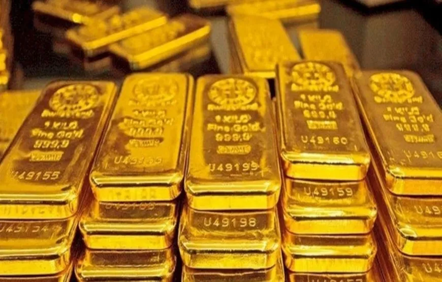 Giá vàng hôm nay (12/8): Giá vàng miếng giảm, giá vàng nhẫn DOJI tăng vọt- Ảnh 1.