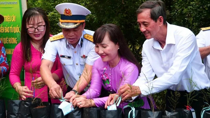 gan-thu-tren-cay-gui-truong-sa_20260813132732