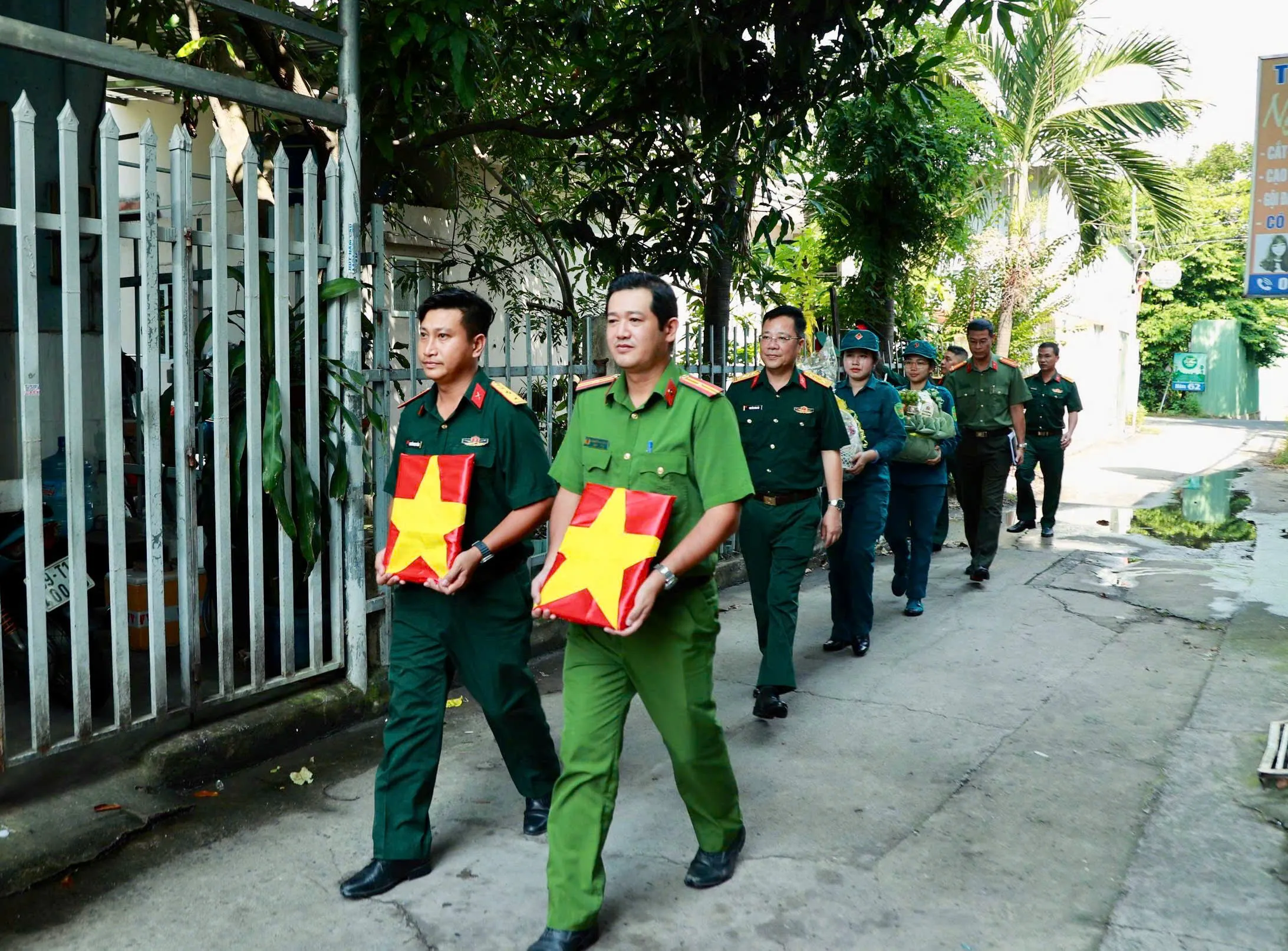 Những bức di ảnh đưa liệt sĩ trở về với người thân- Ảnh 1.