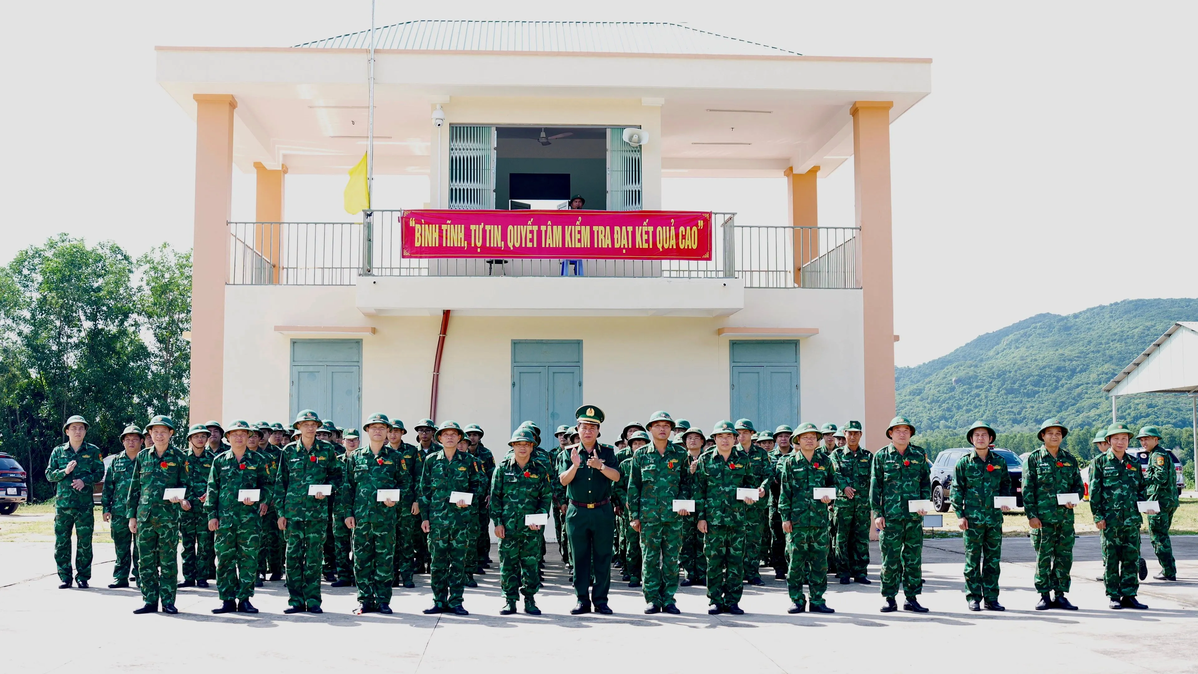 Anh 4