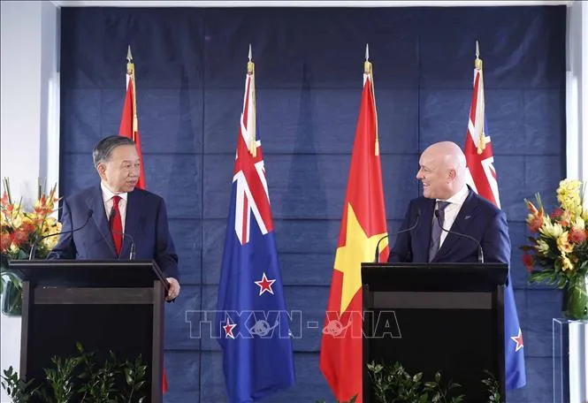 Tổng Bí thư, Chủ tịch nước Tô Lâm và Thủ tướng New Zealand Christopher Luxon gặp gỡ báo chí, thông báo kết quả hội đàm. Ảnh: Thống Nhất/TTXVN