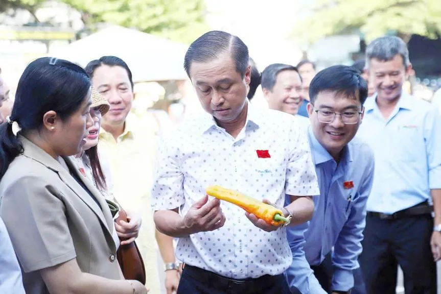 Siết chặt an toàn thực phẩm tại chợ đầu mối Thủ Đức