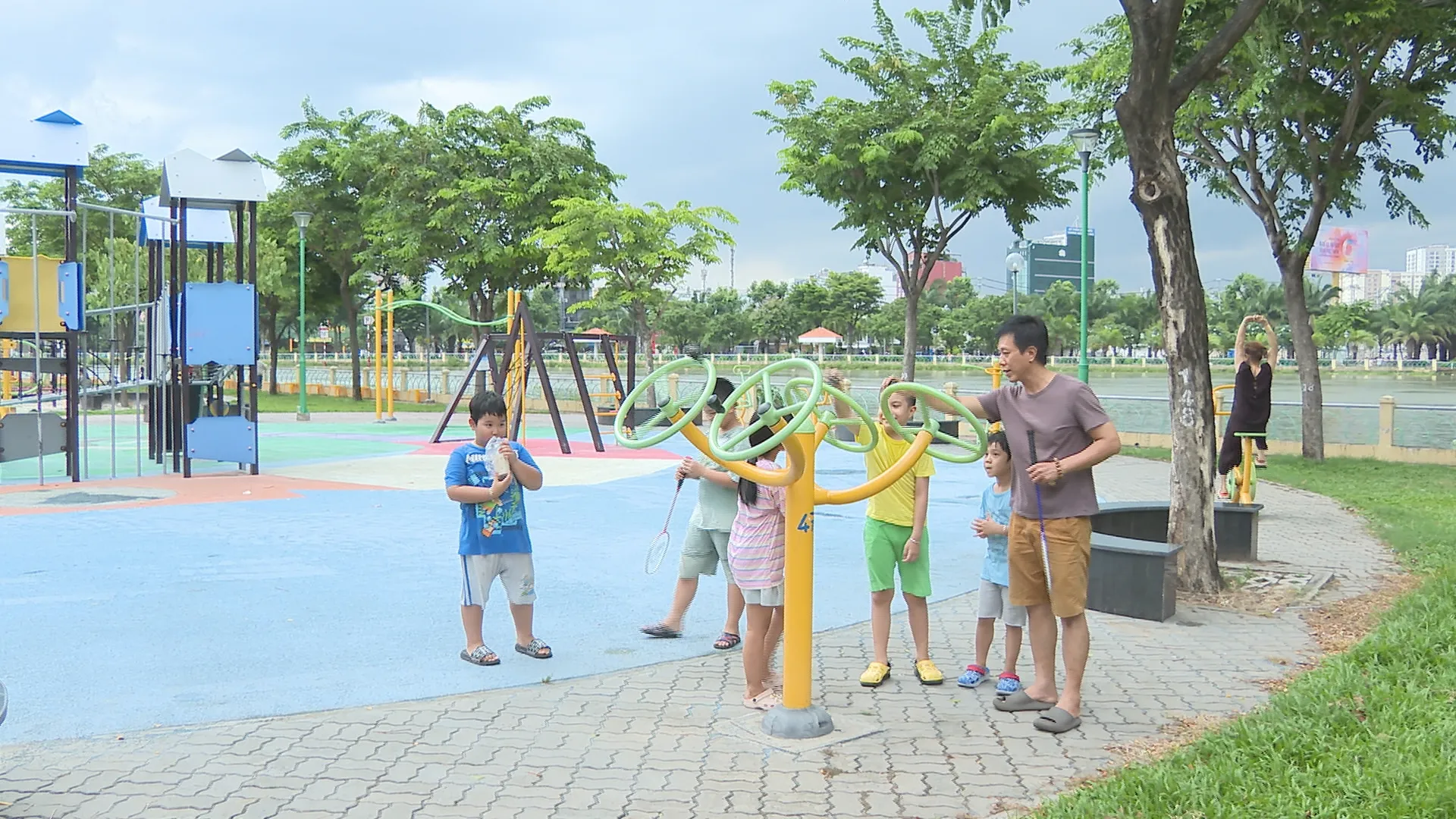 Lấy người dân làm trung tâm phát triển đô thị- Ảnh 1.