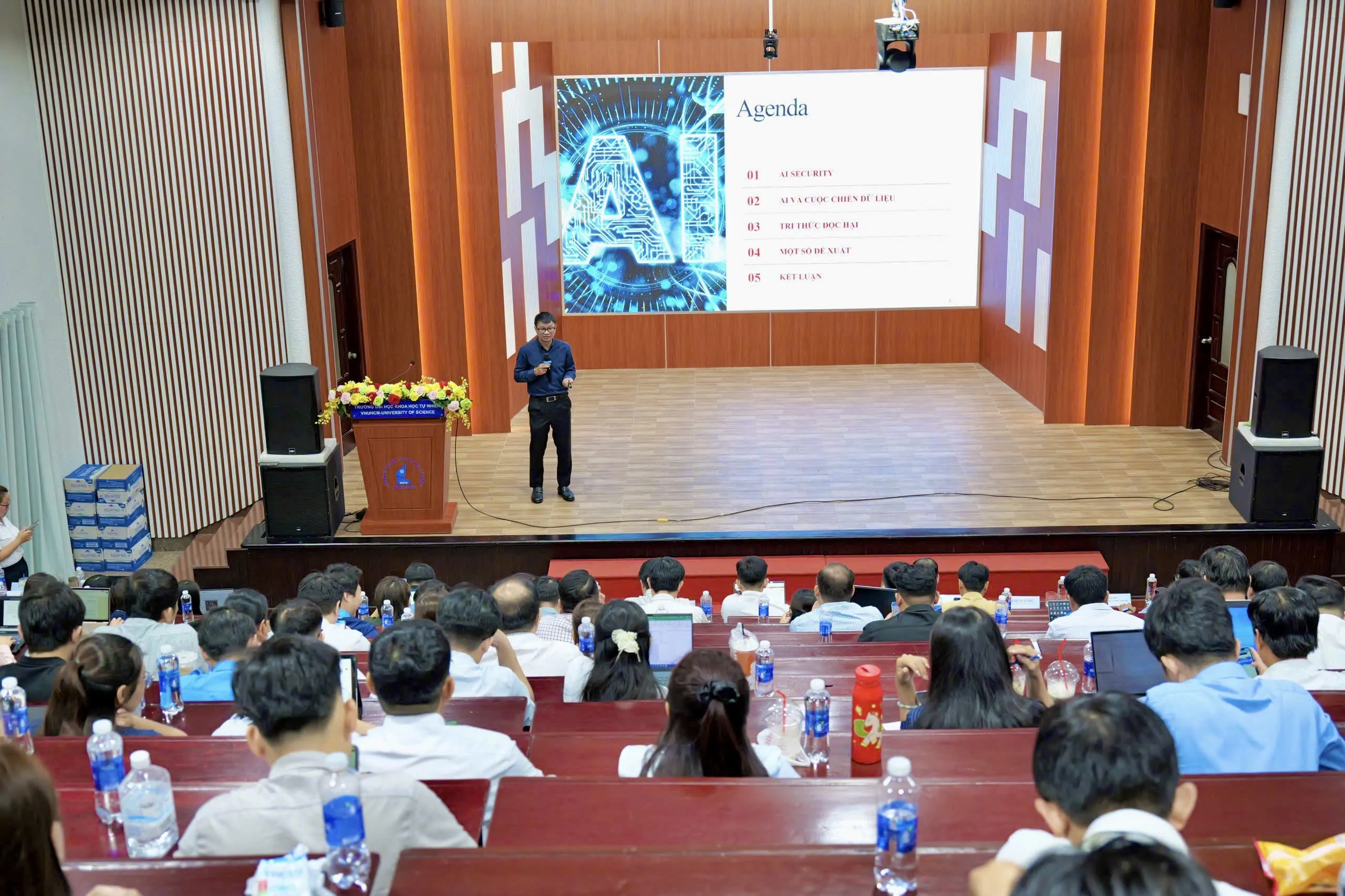 Hình ảnh lớp học của 1 trong 4 lớp tập huấn về chương trình nâng cao kỹ năng số cho lực lượng địa phương - Ảnh Bá Nam