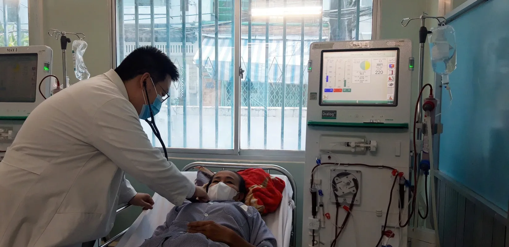 Hơn 700 lượt chạy thận tại bệnh viện tuyến cơ sở