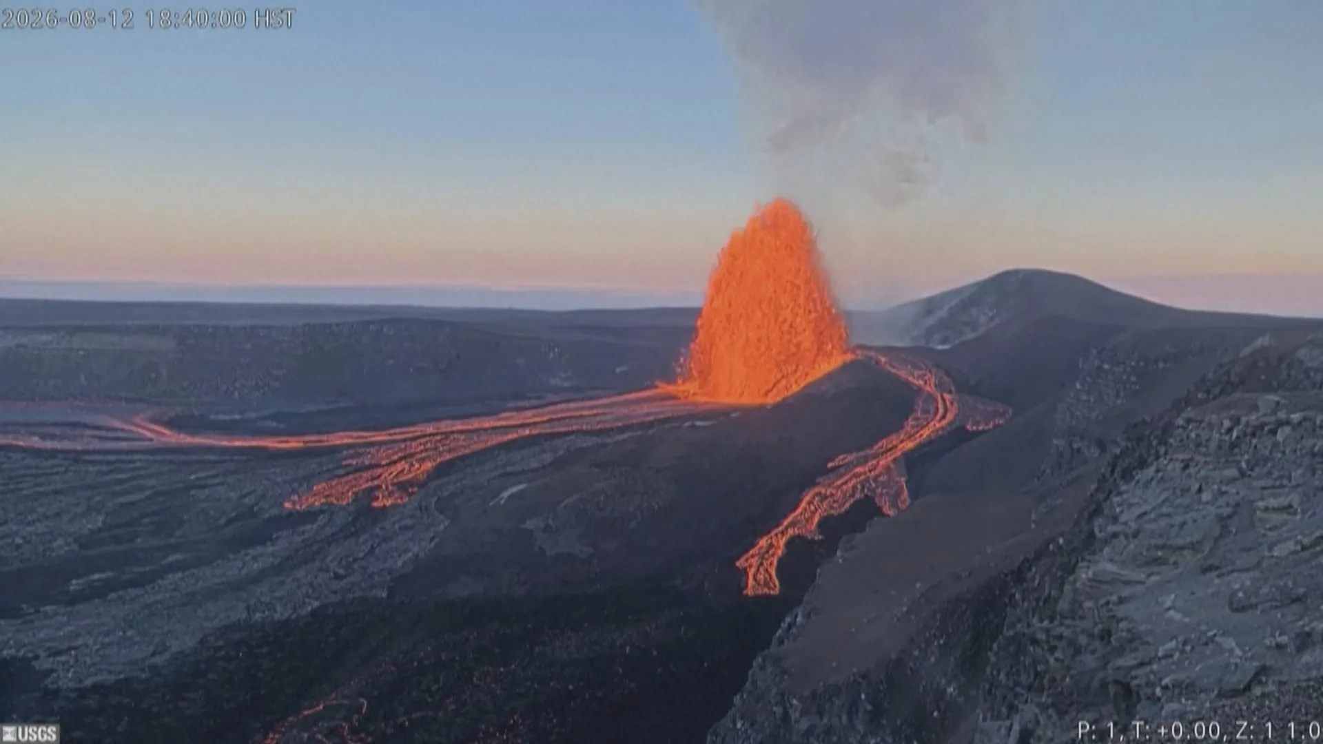 Hawaii: Núi lửa Kilauea lại phun trào đợt mới - Ảnh 2. Hawaii: Núi lửa Kilauea lại phun trào đợt mới - Ảnh 2.