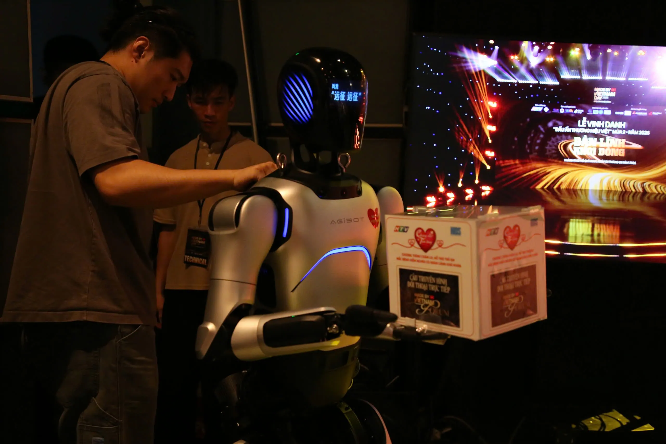 Robot gây quỹ lần đầu xuất hiện tại sự kiện Made By VietNam 2026