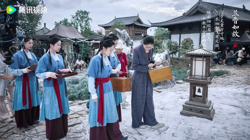 voh-dan-dien-vien-lan-huong-nhu-co-10